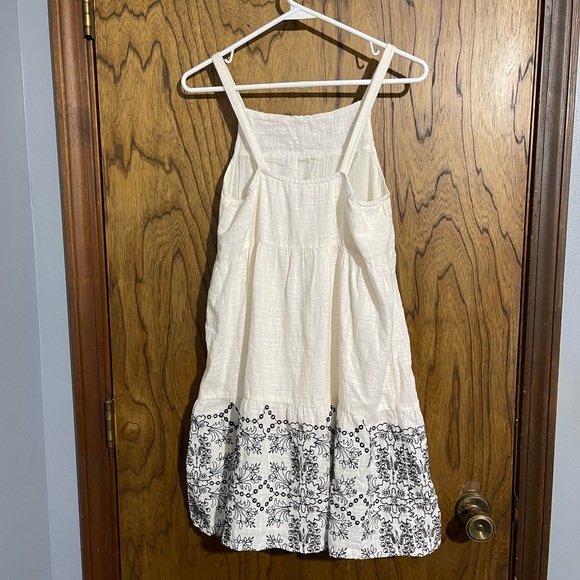 Old navy Sz XL (14) cream and black embroidery dress! Adorable!! - Picture 2 of 3